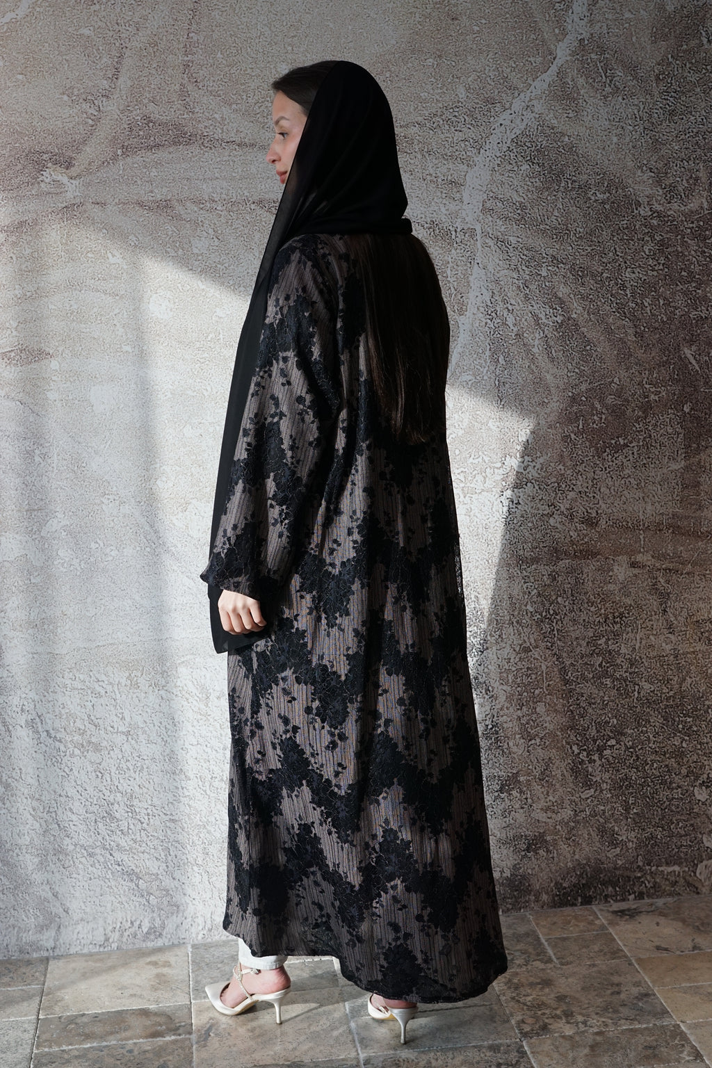 Taupe Noir Abaya