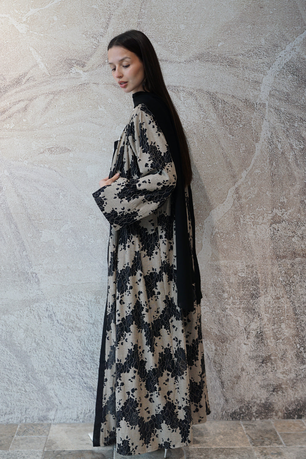 Ivory Noir Abaya