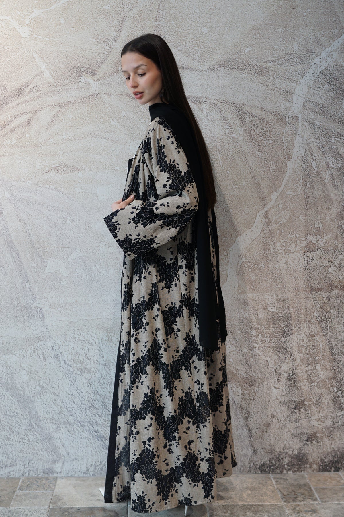 Ivory Noir Abaya