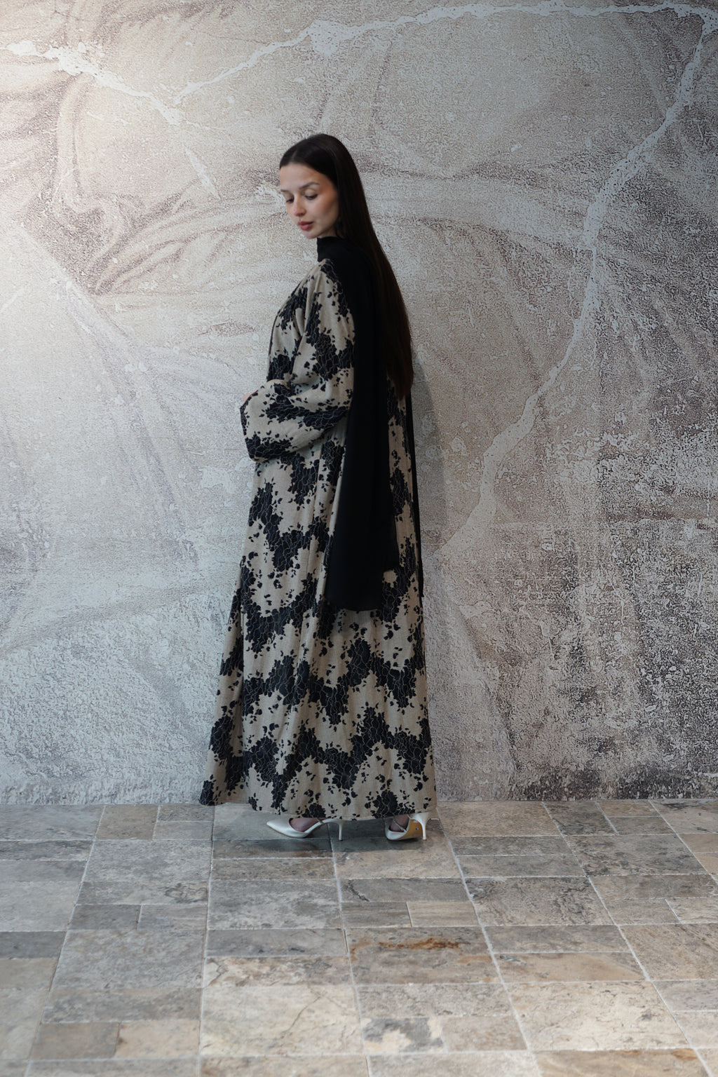 Ivory Noir Abaya