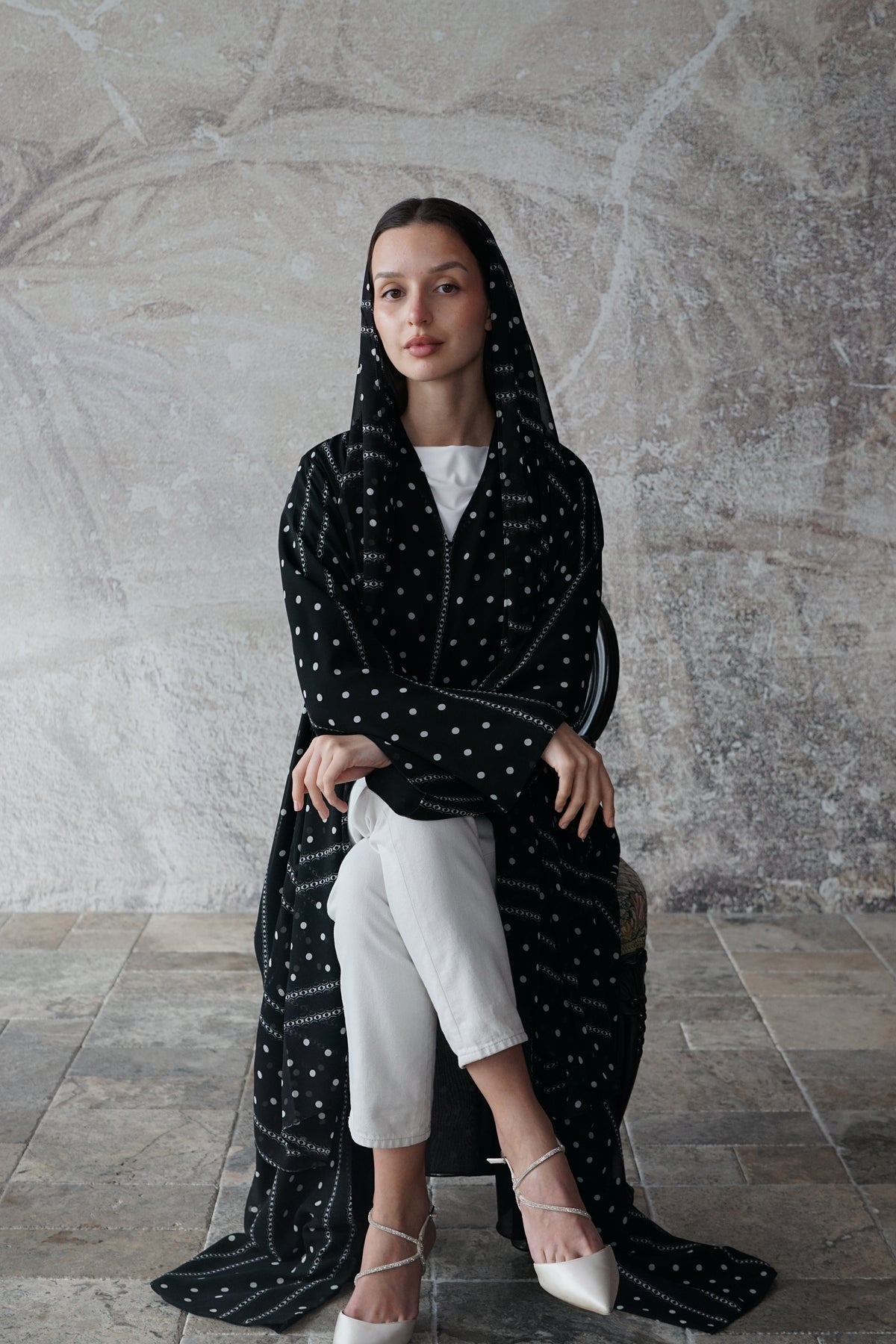 Noir Dot Abaya