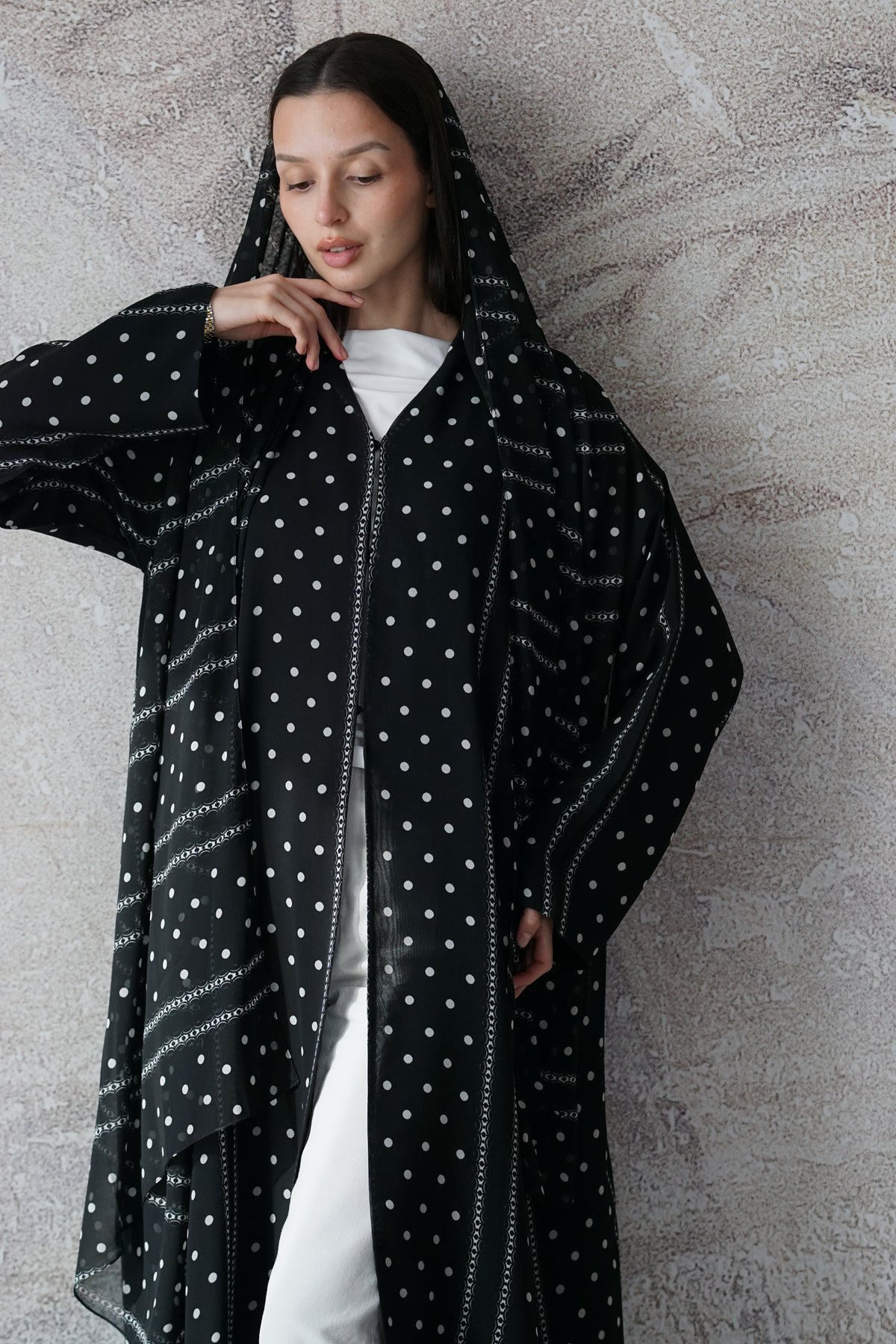 Noir Dot Abaya