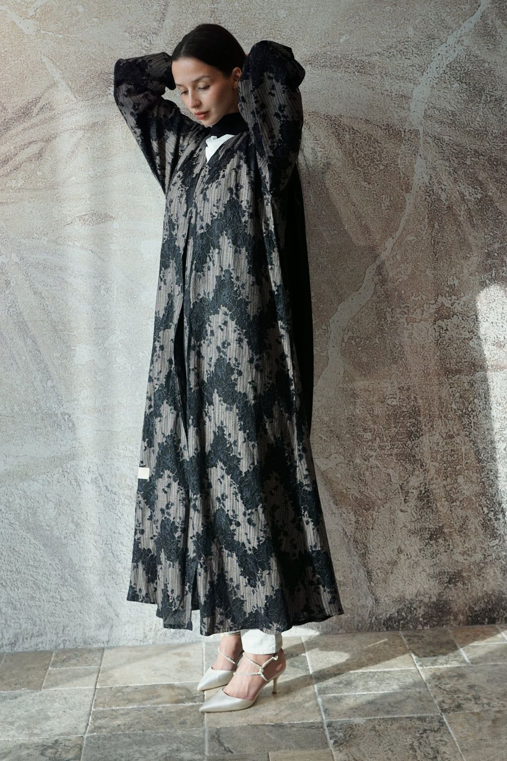 Taupe Noir Abaya