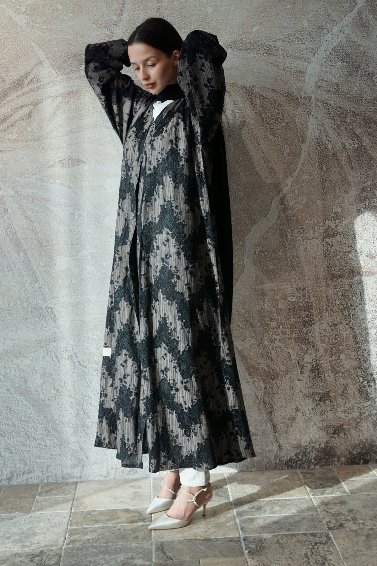 Taupe Noir Abaya